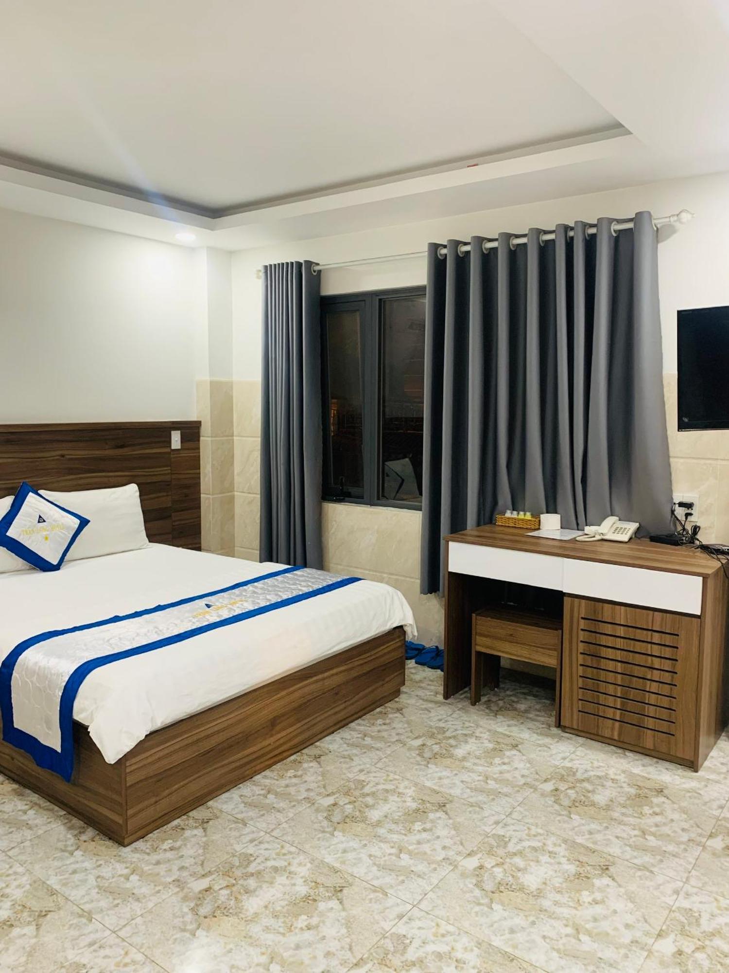 Hotel Tran Long Хошимин Екстериор снимка