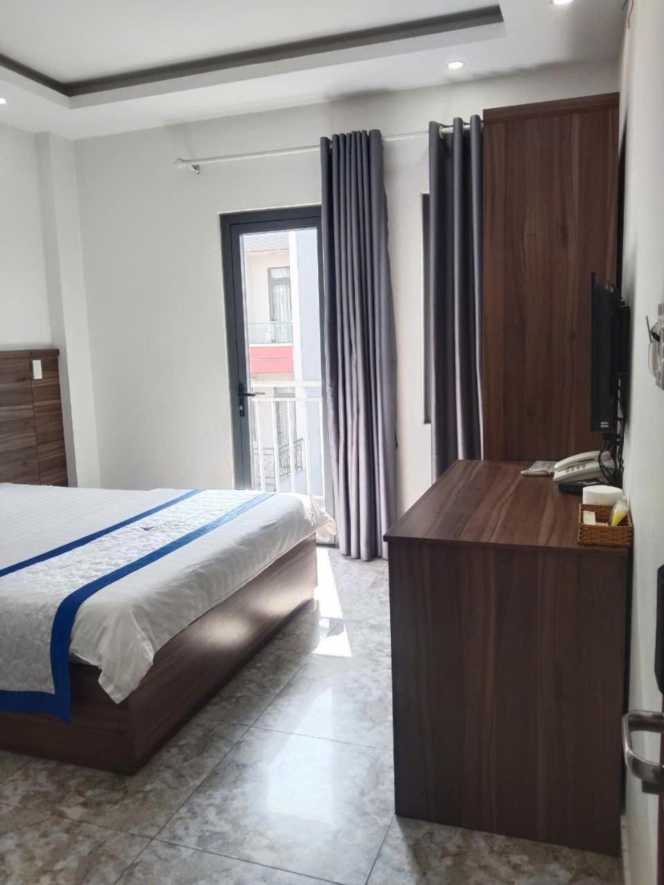 Hotel Tran Long Хошимин Екстериор снимка