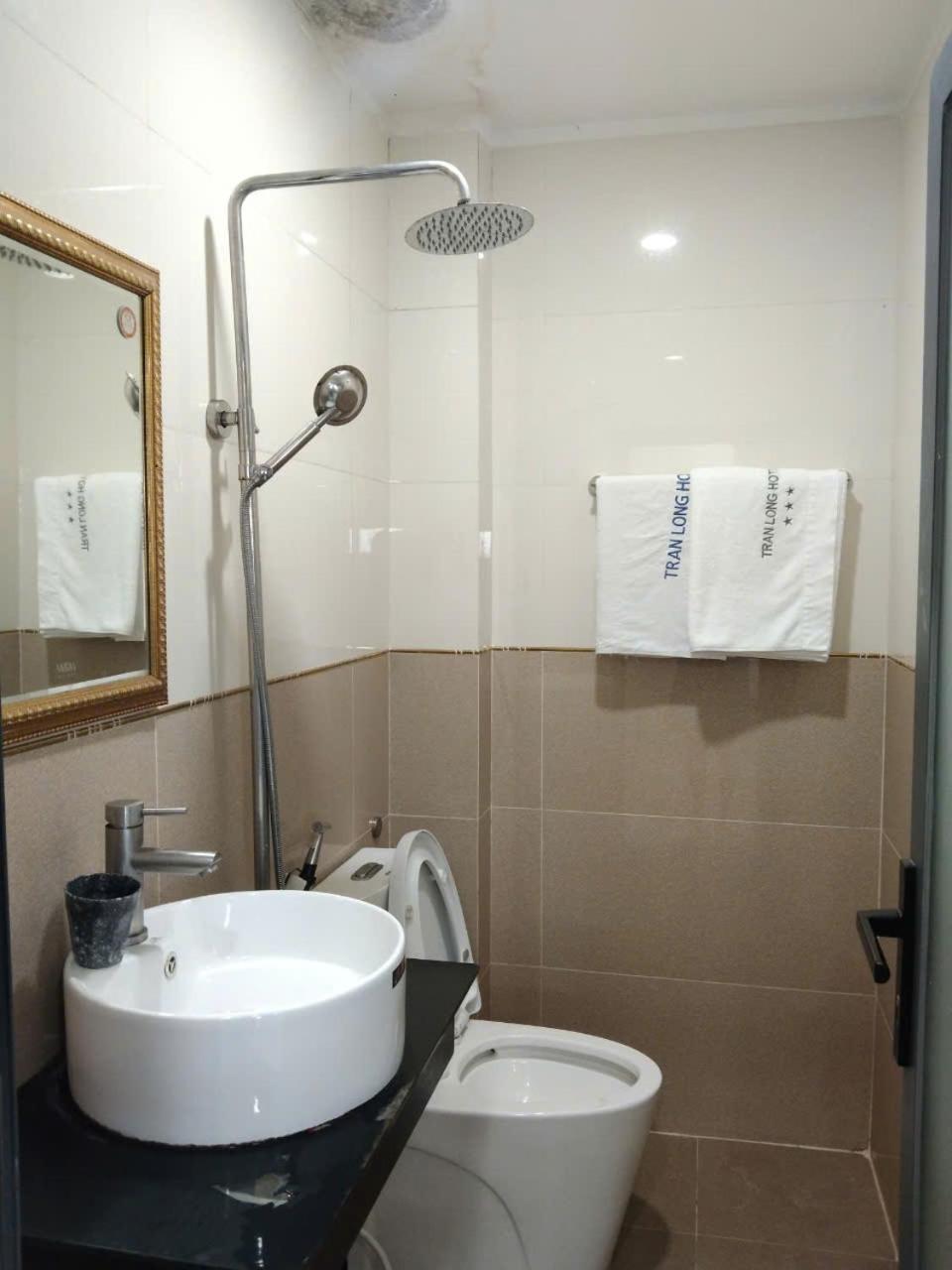 Hotel Tran Long Хошимин Екстериор снимка